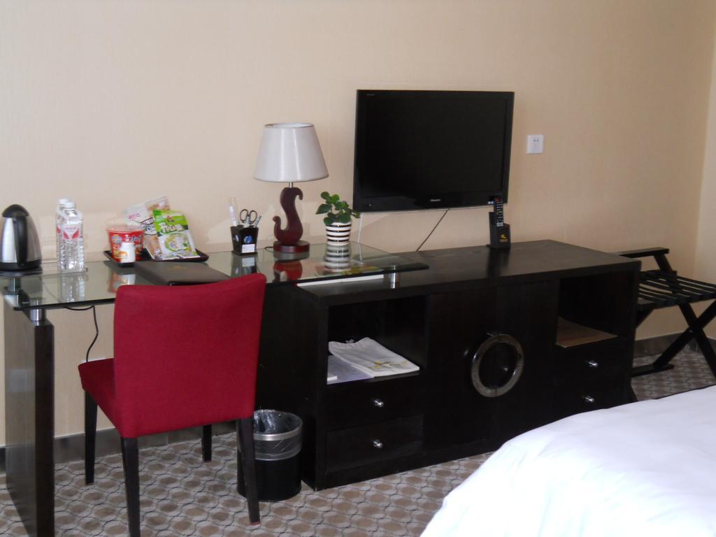 Yijing Holiday Hotel Yimeng Road Linyi  Zewnętrze zdjęcie