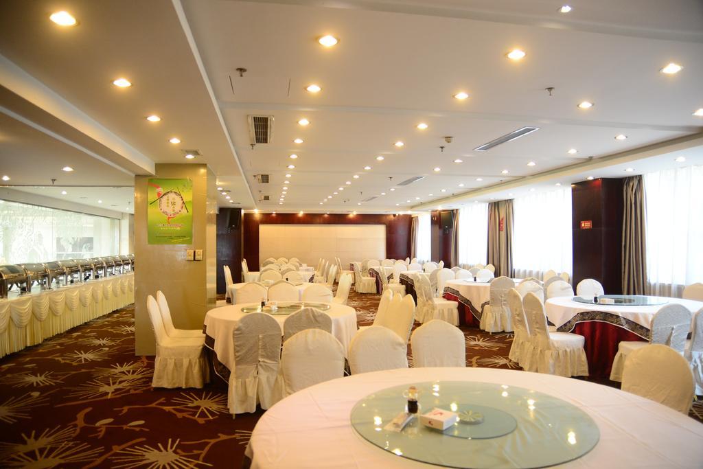 Yijing Holiday Hotel Yimeng Road Linyi  Zewnętrze zdjęcie