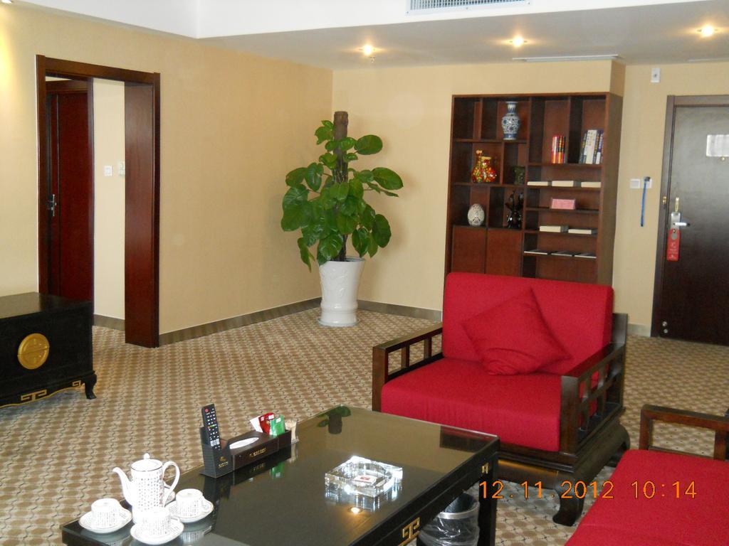 Yijing Holiday Hotel Yimeng Road Linyi  Zewnętrze zdjęcie