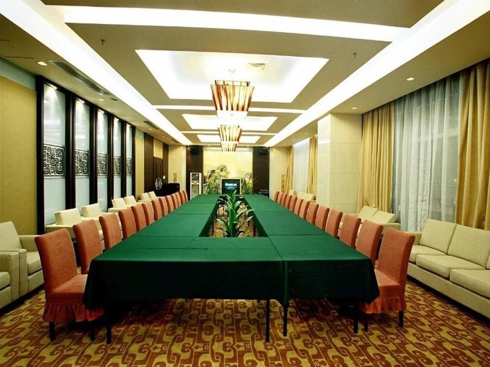 Yijing Holiday Hotel Yimeng Road Linyi  Zewnętrze zdjęcie