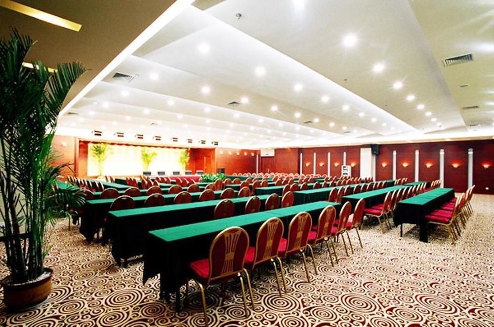 Yijing Holiday Hotel Yimeng Road Linyi  Zewnętrze zdjęcie