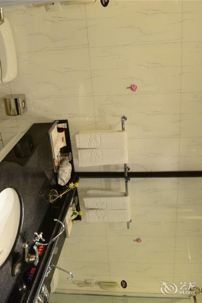 Yijing Holiday Hotel Yimeng Road Linyi  Zewnętrze zdjęcie