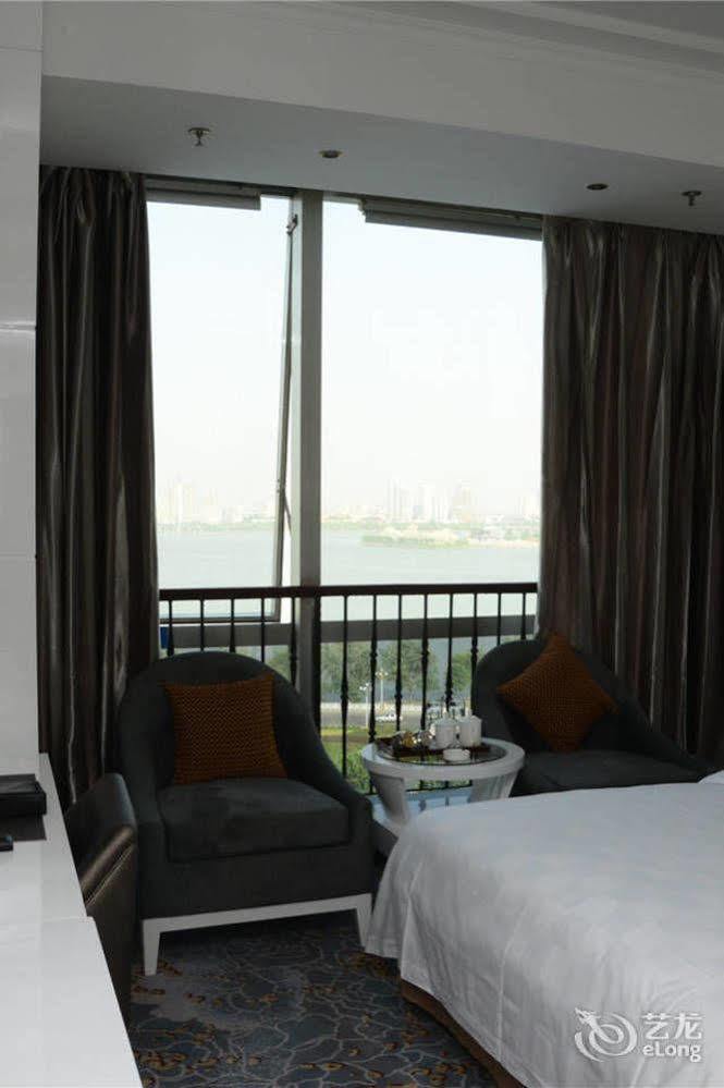 Yijing Holiday Hotel Yimeng Road Linyi  Zewnętrze zdjęcie